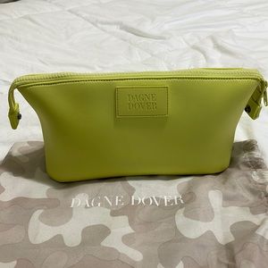 Dafne Dove toiletry bag
